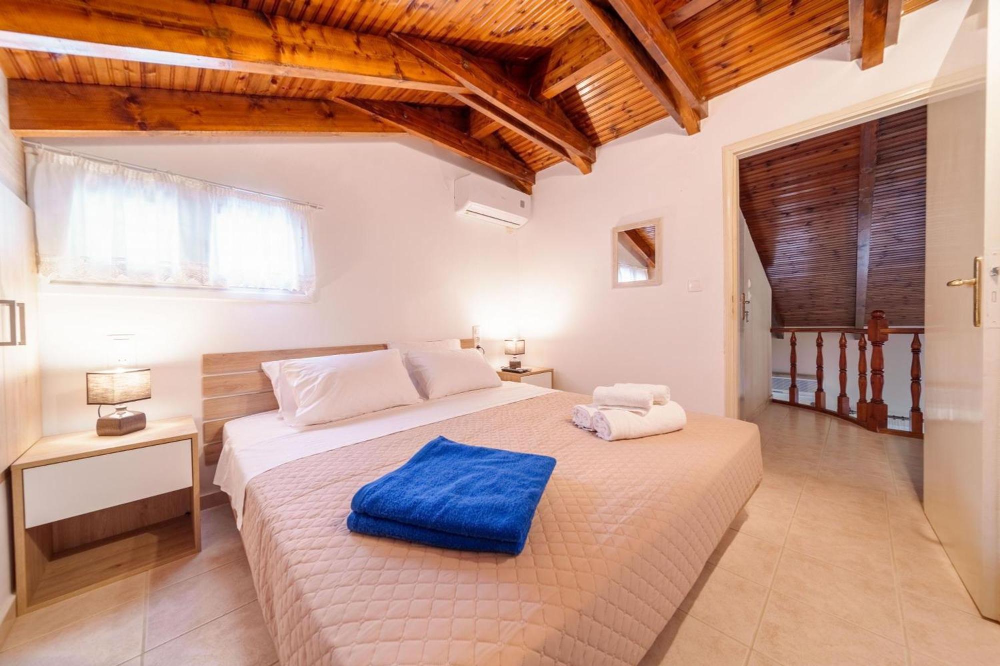 Apartment Iphigenia At *