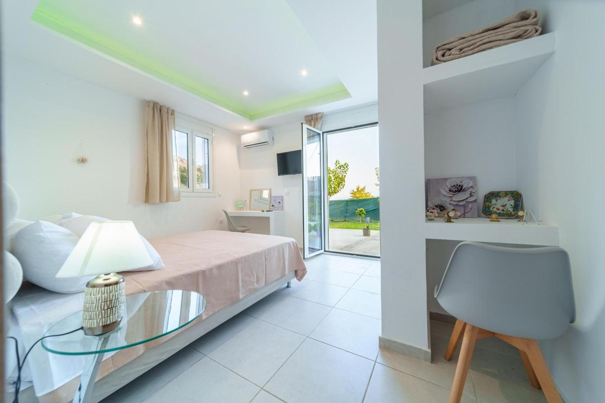 Apartment Iphigenia At Katelios